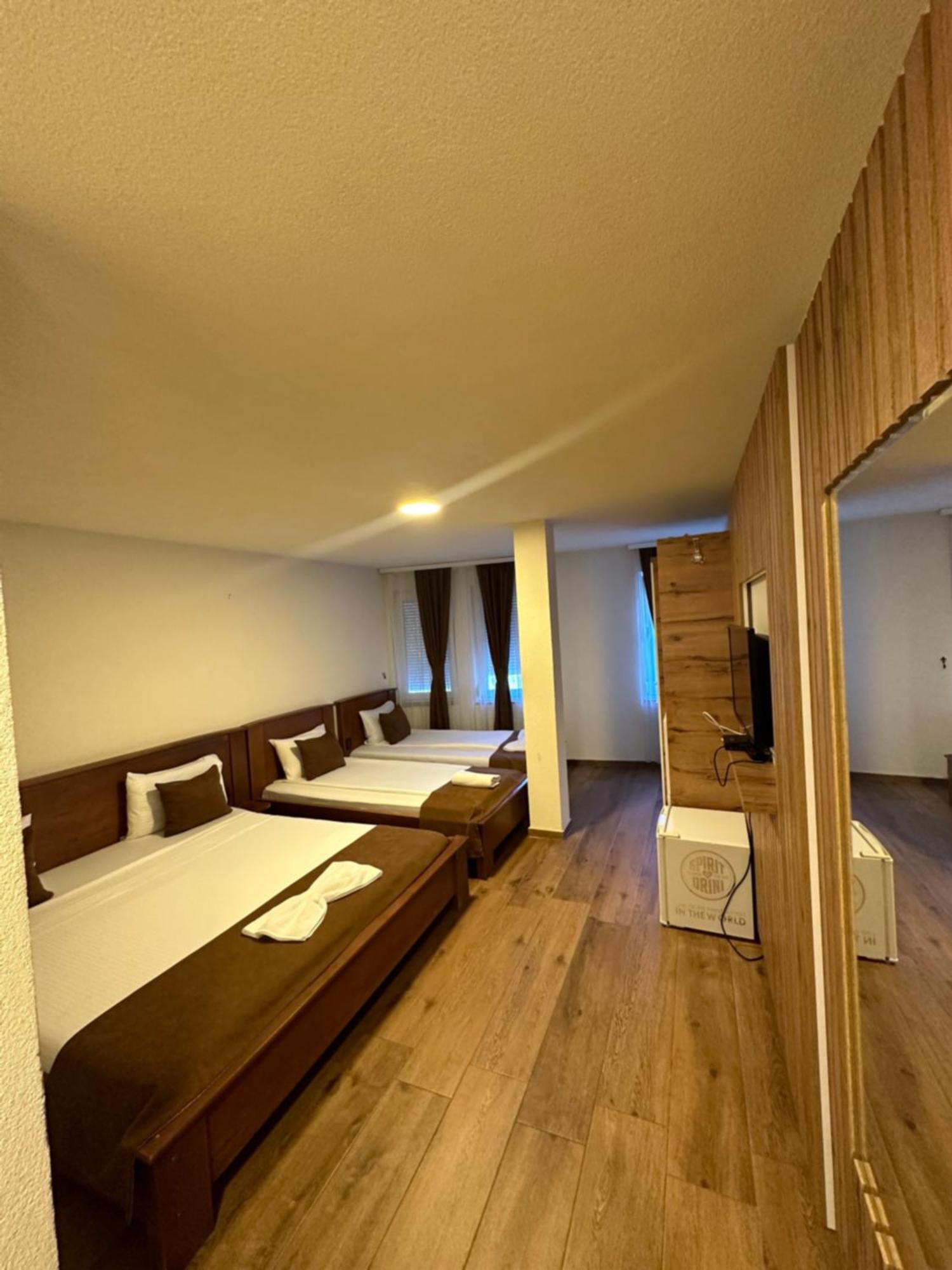 Hotel Panorama Rugove Peje Luaran gambar